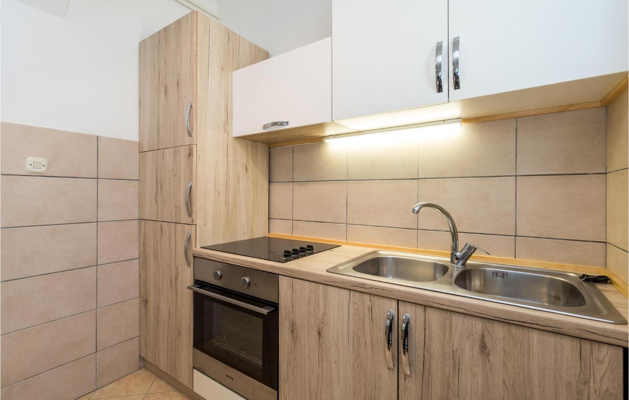1 Bedroom Amazing Apartment In Кампор Экстерьер фото