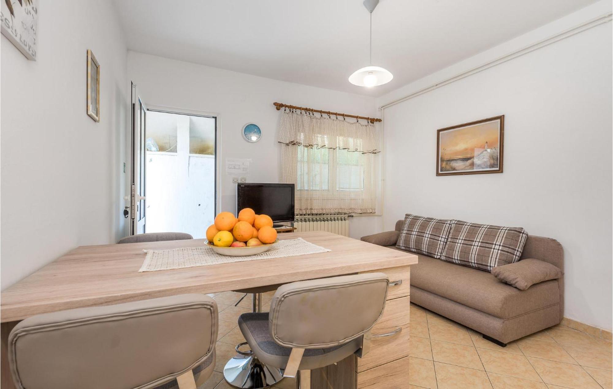 1 Bedroom Amazing Apartment In Кампор Экстерьер фото